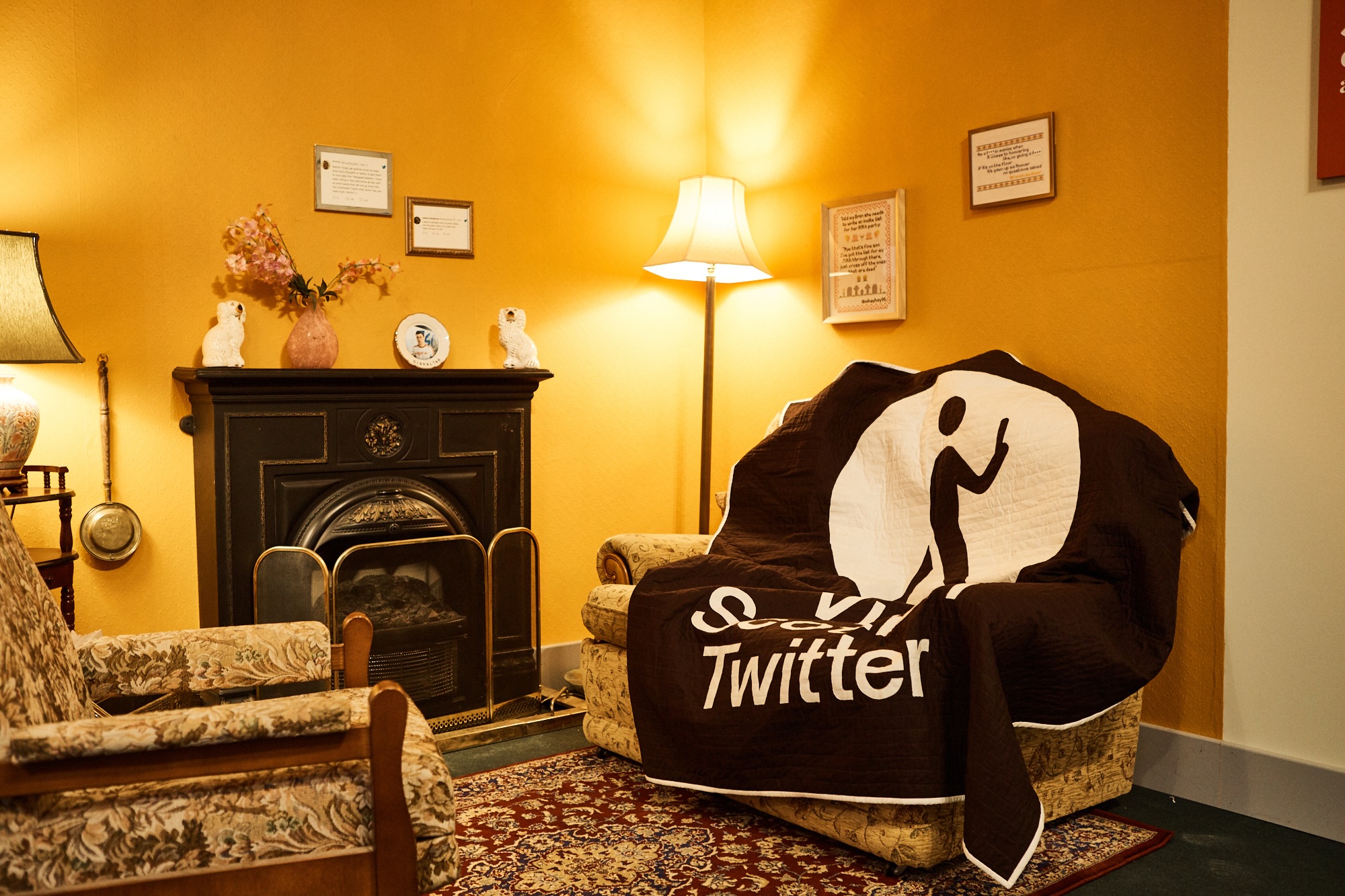 Scottish Twitter - Nan's lounge