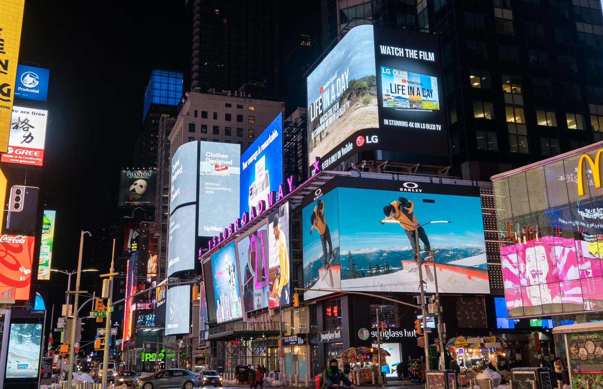Times Square LIAD advert